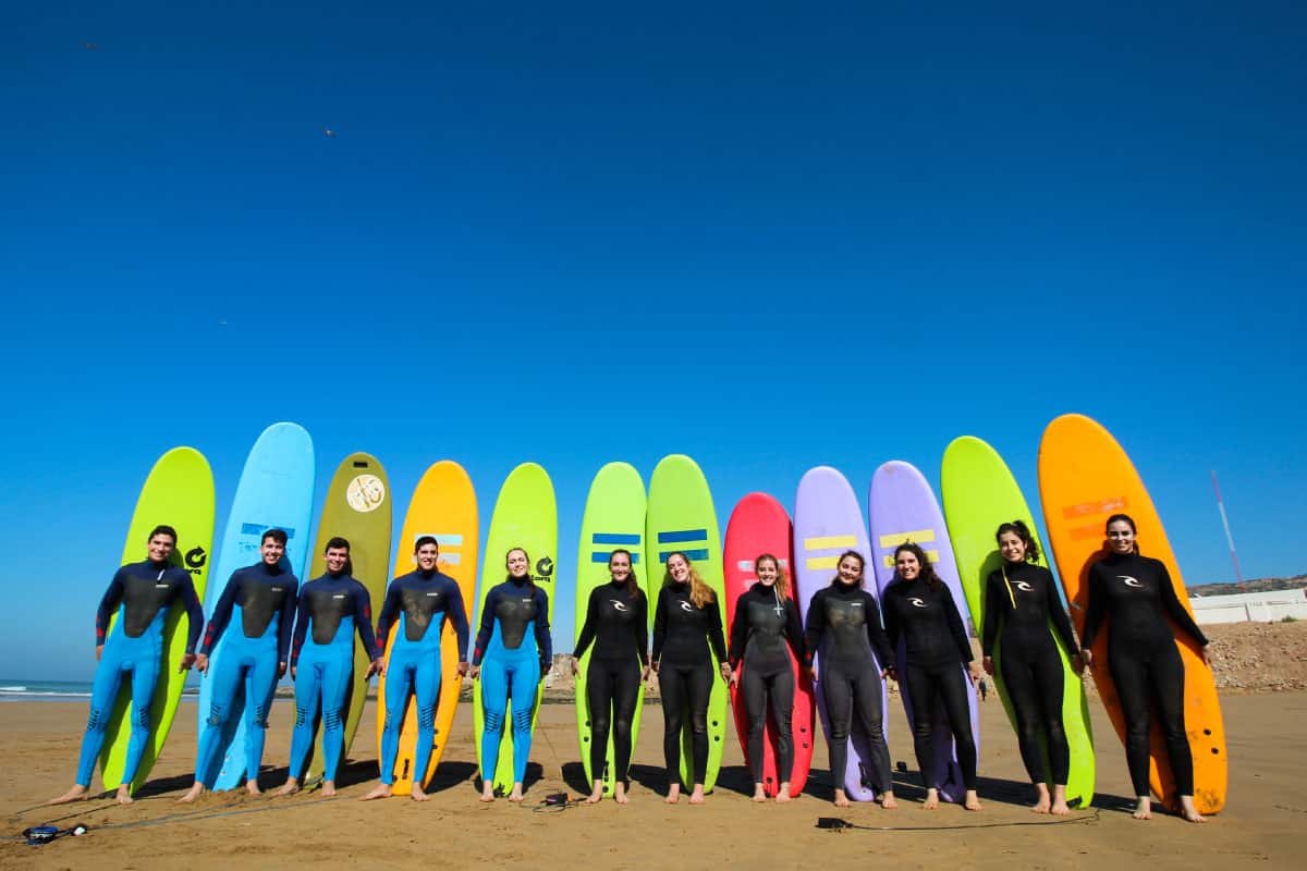 CLASES DE SURF en nuestro surf camp Blue Waves